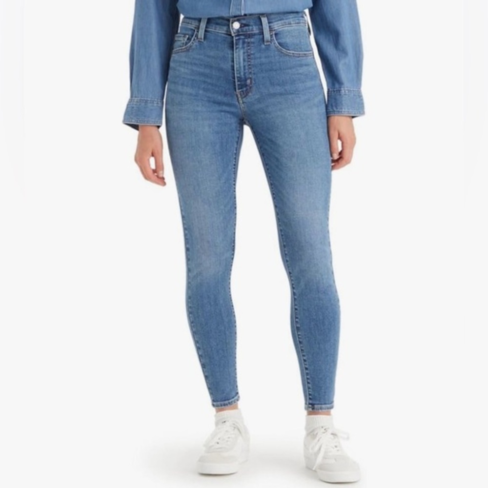 Levi's 720 High Rise Super Skinny Blue Jeans (like new)